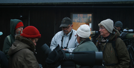 Rolf Larsson berattar om ringmarkningens adla konst. Foto: Mats Olsson